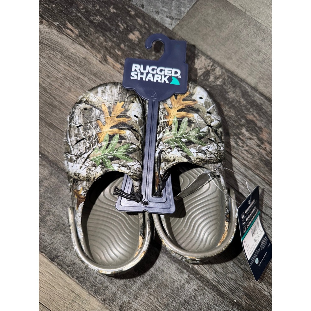 Boy camo clogs size 7